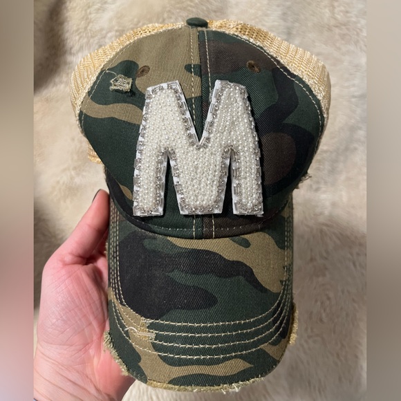 Distressed Judith March "M" Camo Hat - Picture 3 of 4